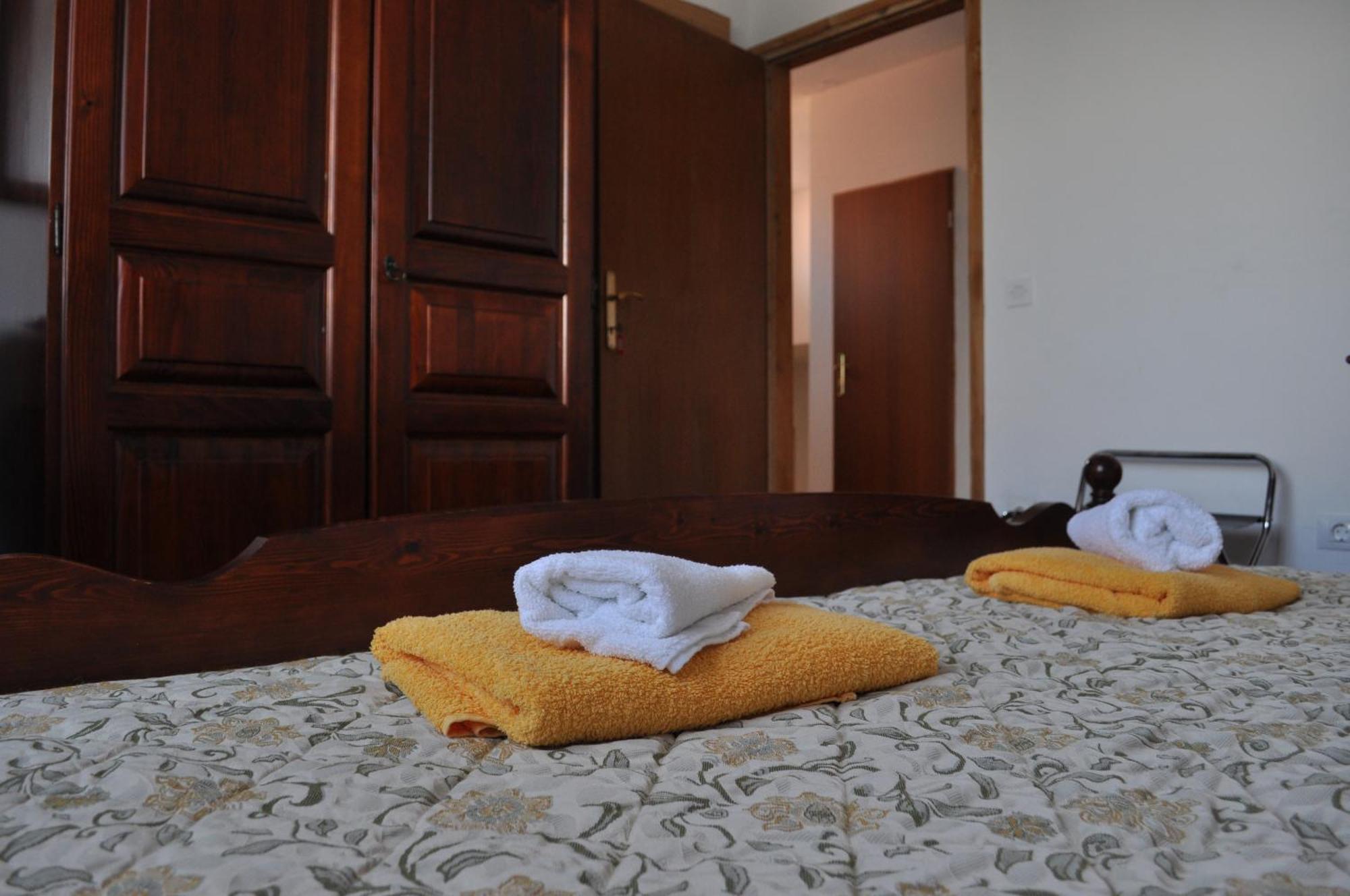 Apartman Ostrea *** Bale Esterno foto