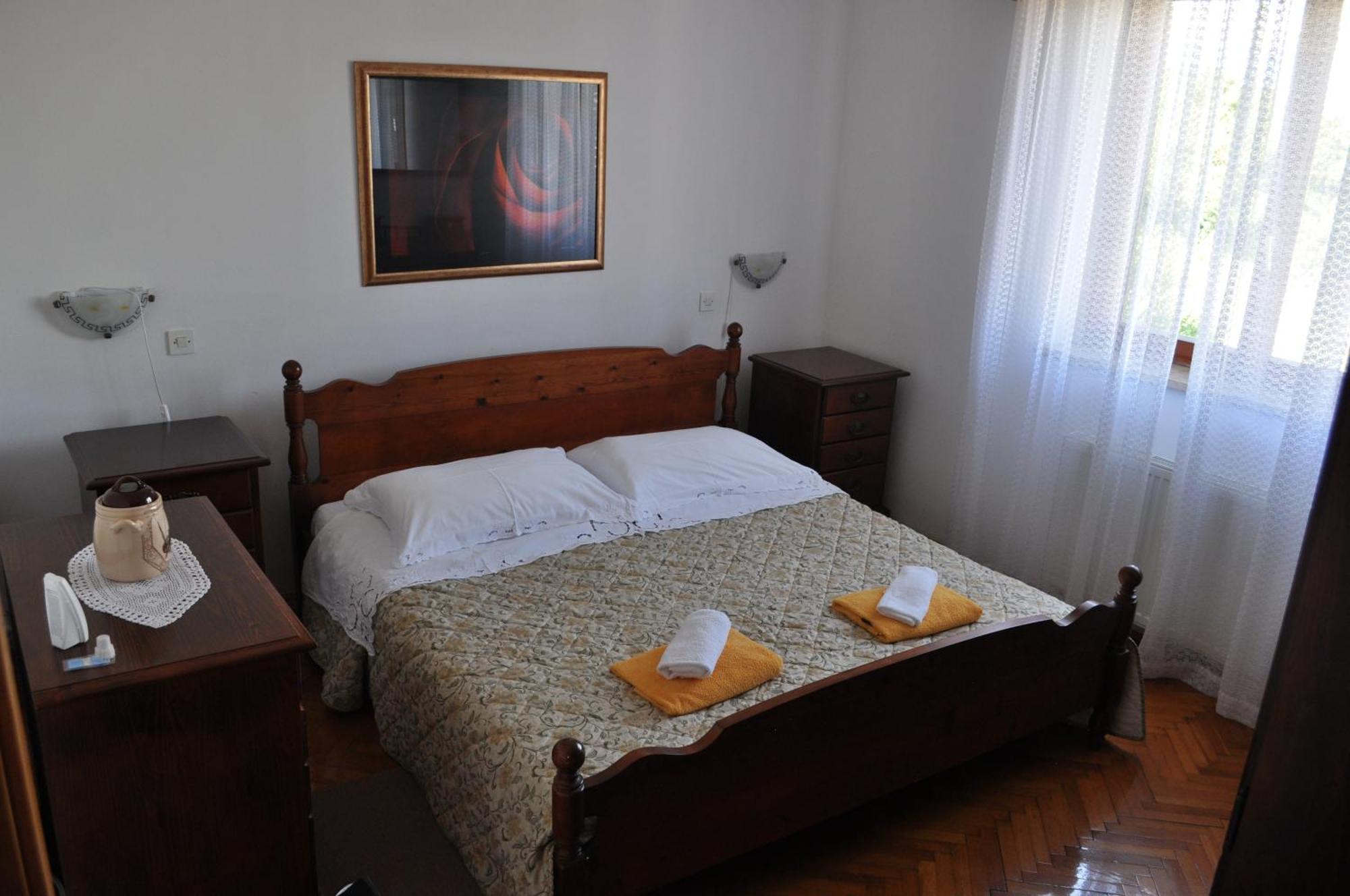 Apartman Ostrea *** Bale Esterno foto